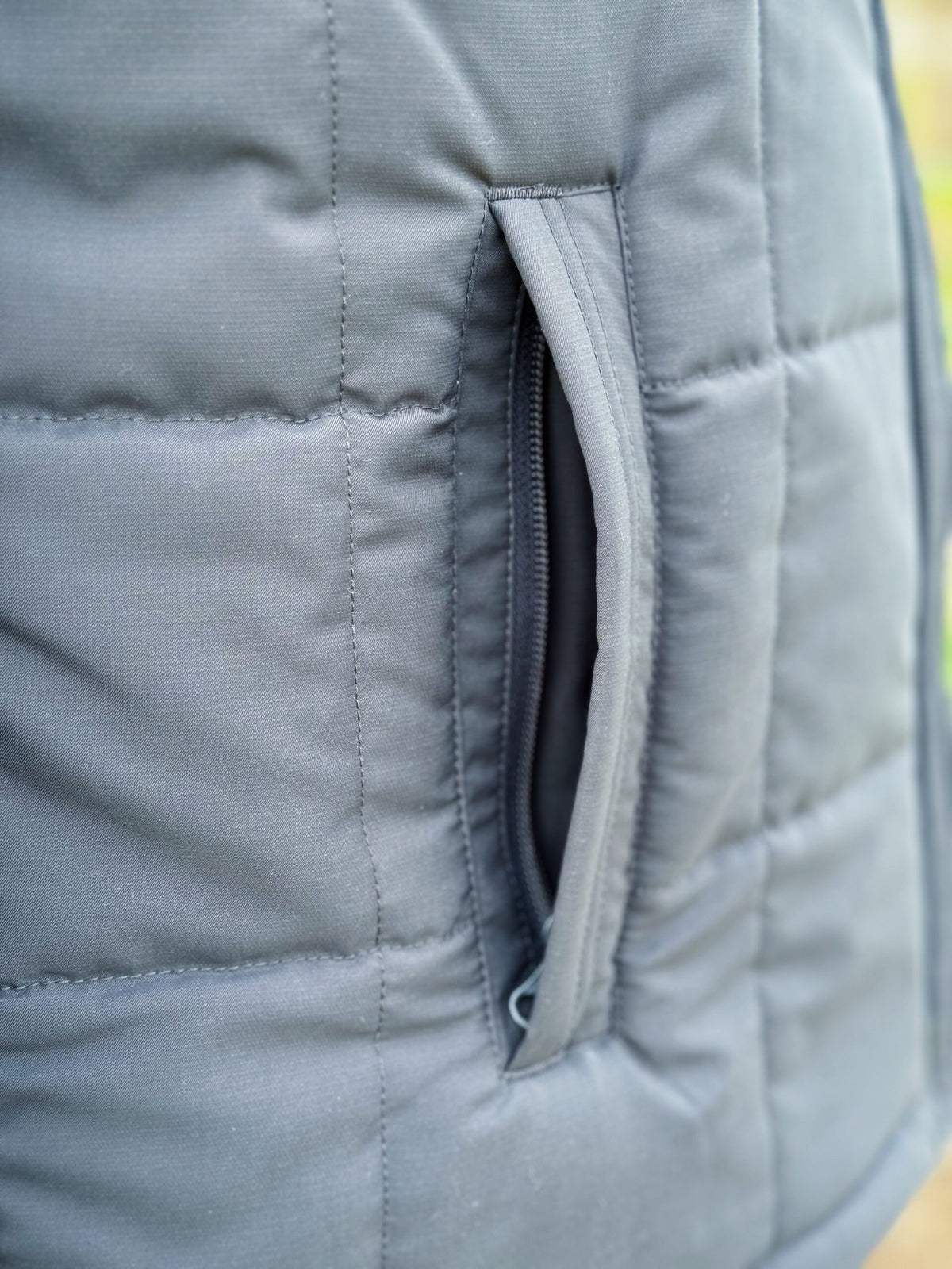 Newmarket Longreach Men's Puffer Vest - Charcoal