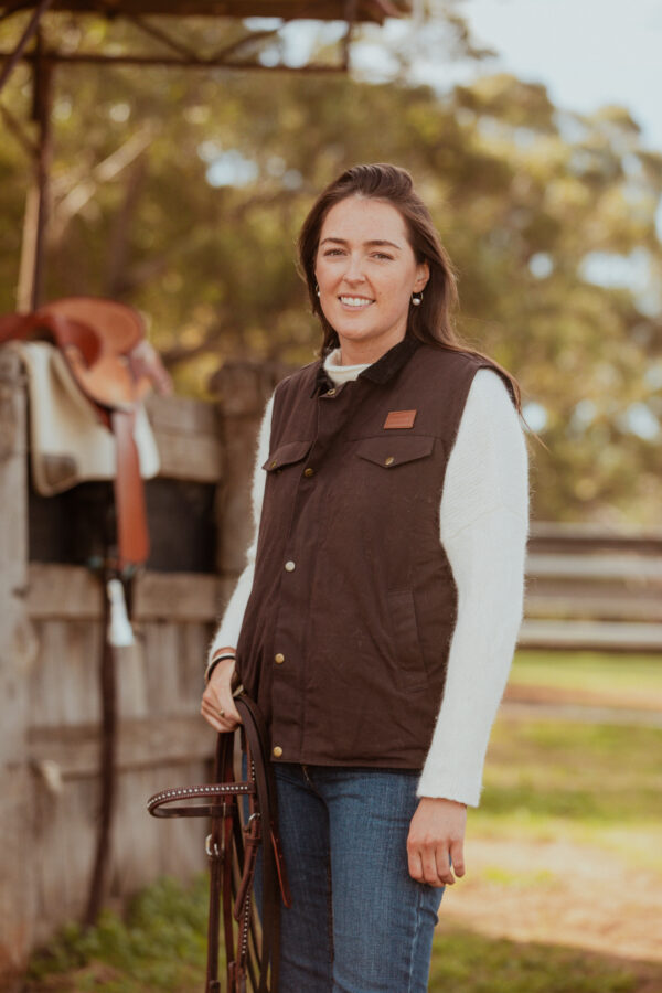 Newmarket’s Town & Country Shaped Oilskin Vest with Fleece - Image 8