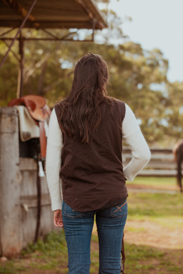 Newmarket’s Town & Country Shaped Oilskin Vest with Fleece - Image 5