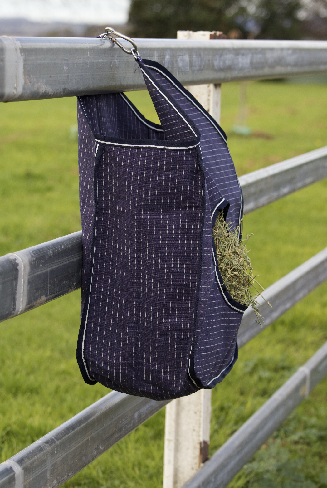 Oxford Canvas Hay Bag - Image 3